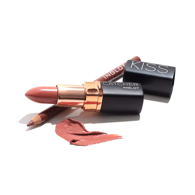 Nude Kiss